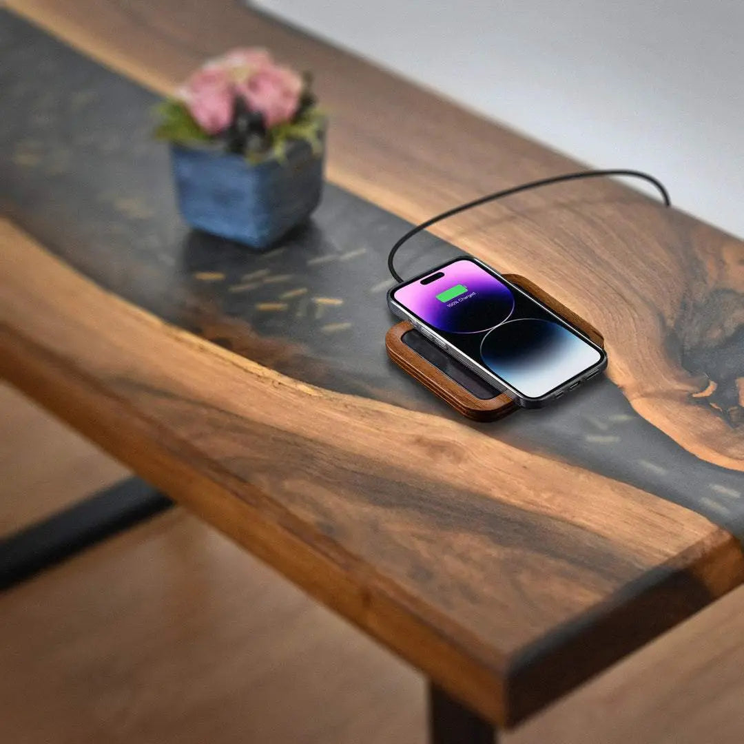 UNO Black Single-Coil Magsafe Oak Wireless Charger 15W Fast Charging with FOD Function & USB-C Cable for Iphone & Samsung Devices
