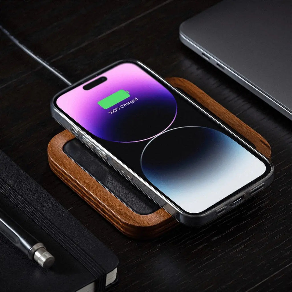UNO Black Single-Coil Magsafe Oak Wireless Charger 15W Fast Charging with FOD Function & USB-C Cable for Iphone & Samsung Devices